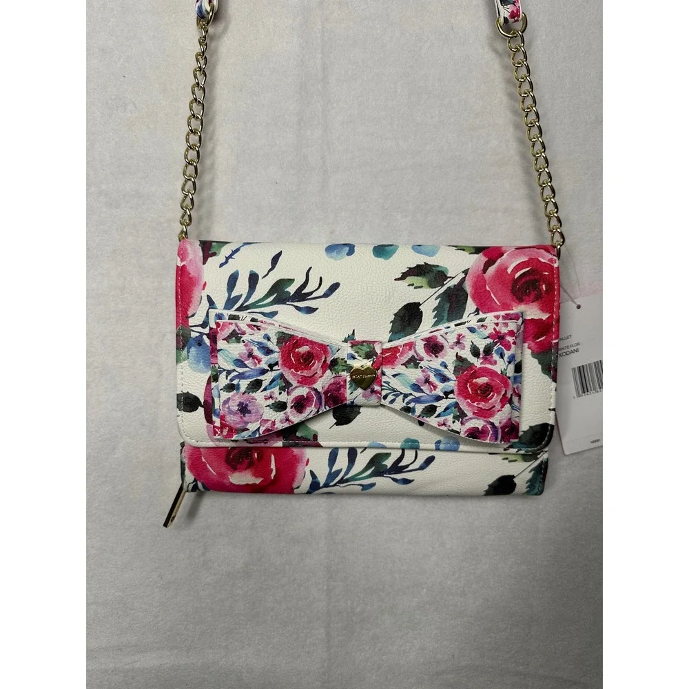 NWT‎ Betsey Johnson Wallet White Floral Print Chain Strap Bow Accent
